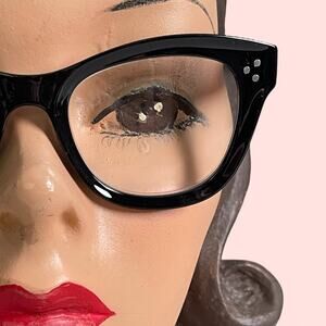 Betsey Johnson +2.00 Reading Glasses Readers Tortoise Rounded Square Black